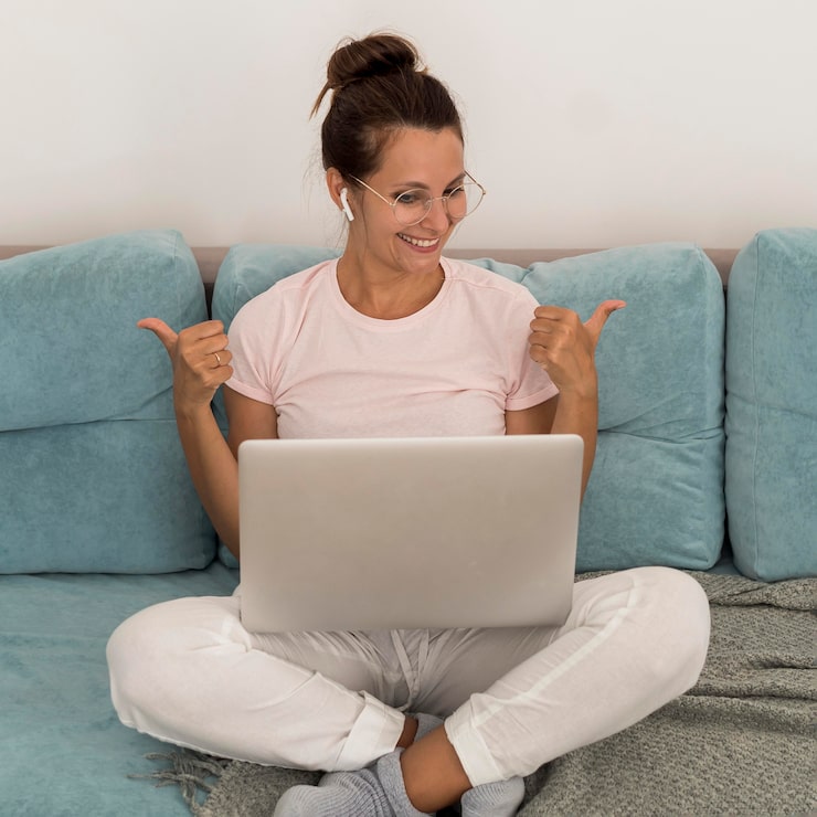 Persona conectando a terapia online